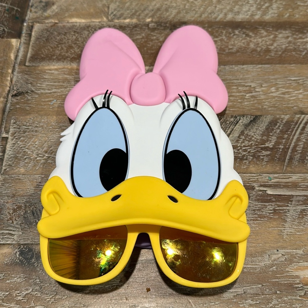 Daisy Duck sunglasses